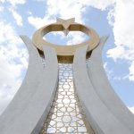 Lale ve Ay Yıldız’ın muhteşem uyumu