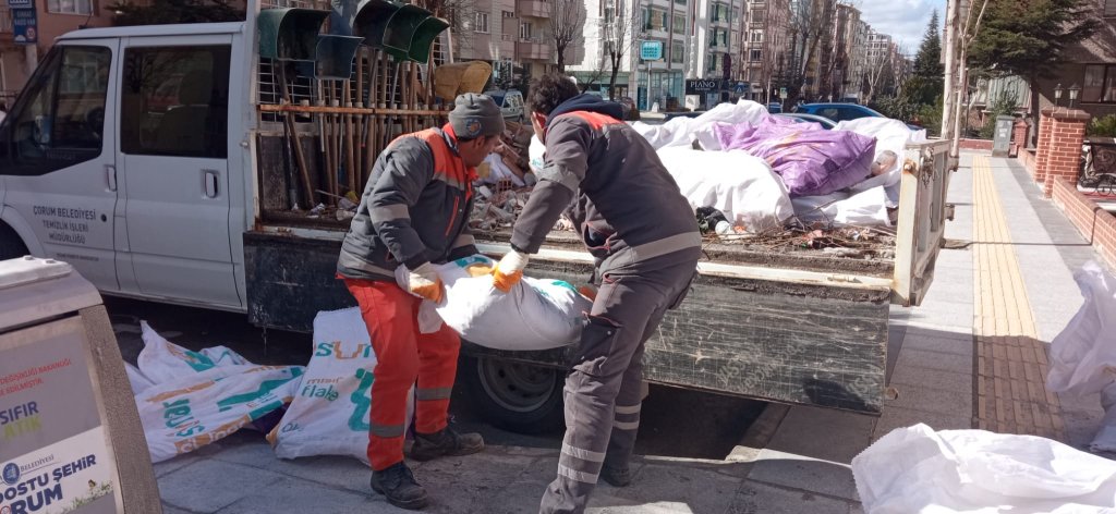 İnşaat ve yıkıntı atıklarınızı arayın belediye alsın