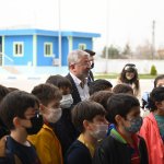 Aşgın’dan çocuklara sürpriz ziyaret