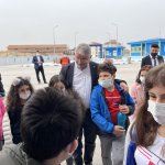 Aşgın’dan çocuklara sürpriz ziyaret