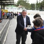 Aşgın’dan çocuklara sürpriz ziyaret