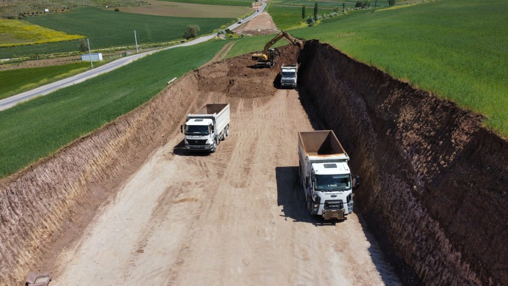 Belediyemiz şehre yeni yollar kazandırıyor