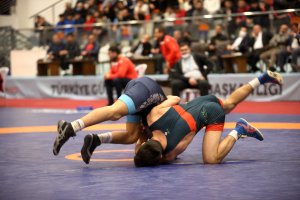 Türkiye U23 Serbest Güreş Şampiyonası’nda Heyecan Sürüyor
