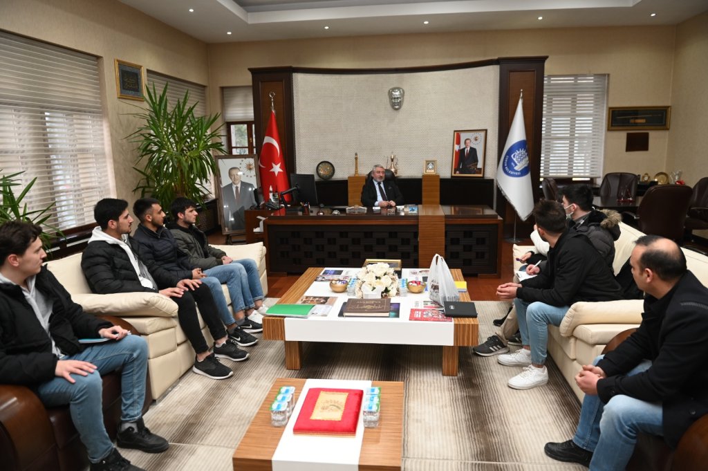 Başkan Aşgın, Yerel Yönetim Öğrencilerine Belediyeciliği Anlattı