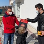 Çöplü, hem siparişleri aldı hem etleri teslim etti