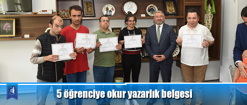 5 öğrenciye okur yazarlık belgesi