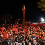 15 Temmuz Hürriyet Meydanına binlerce insan akın etti