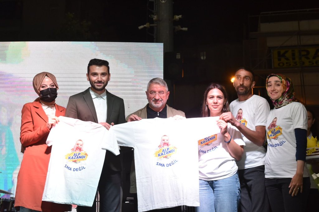 Minik Alp Dualarla Tedaviye Uğurlandı