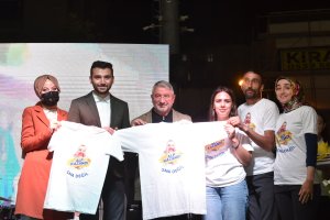 Minik Alp Dualarla Tedaviye Uğurlandı