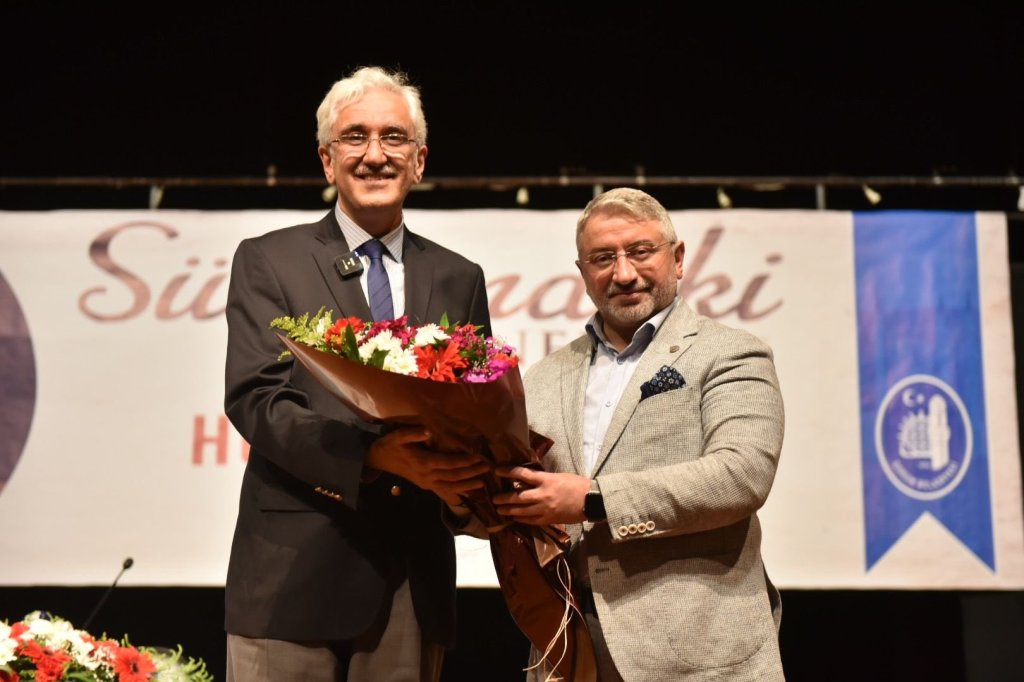 Belediyemizin “Sürgündeki Hanedan” Konferansına Yoğun İlgi