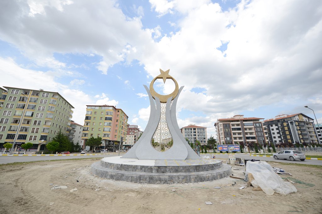 Lale ve Ay Yıldız’ın muhteşem uyumu