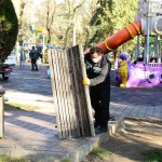 Banklar kaldırıldı, kameriyelerin etrafına şerit çekildi