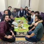 Başkan Aşgın, öğrencilere menemen yaptı