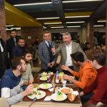 Başkan Aşgın, öğrencilerle bir araya geldi