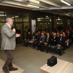 Başkan Aşgın, öğrencilerle bir araya geldi