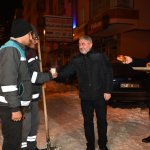 İşçiler, Başkan Aşgın’ın İkram Ettiği Çay İle Moral Depoladı