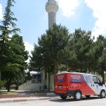 Belediyemiz, bayram öncesi tüm camileri gül suyu ile temizliyor