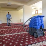 Belediyemiz, bayram öncesi tüm camileri gül suyu ile temizliyor