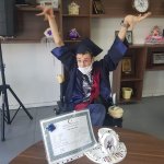 Başarılı kursiyer Bekir Madan, liseden mezun oldu