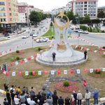 Binevler Kavşağındaki Ay-Yıldız anıtı törenle açıldı