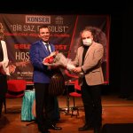 Bir saz bir solist kulakların pasını sildi