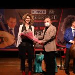 Bir saz bir solist kulakların pasını sildi