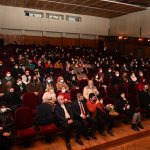 Bir saz bir solist kulakların pasını sildi