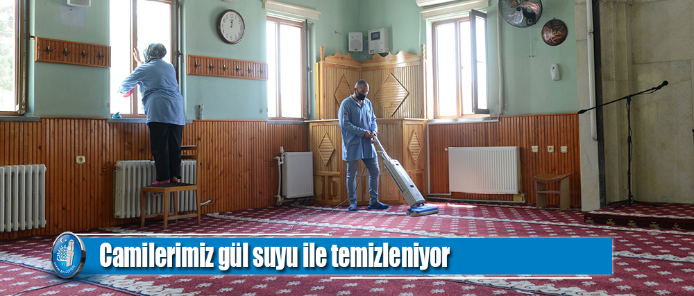 Belediyemiz, bayram öncesi tüm camileri gül suyu ile temizliyor