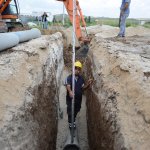 Belediye Buharaevler 53. Sokak'ta kanalizasyon döşüyor