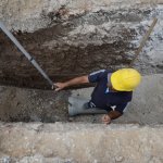 Belediye Buharaevler 53. Sokak'ta kanalizasyon döşüyor