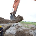 Belediye Buharaevler 53. Sokak'ta kanalizasyon döşüyor