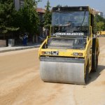 Belediye, şehrin her sokağına her caddesine hizmet götürmeye devam ediyor