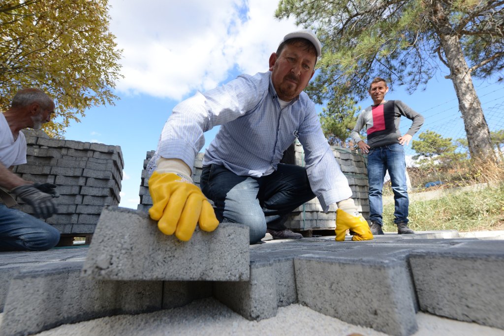 Bahabey Çamlığına 8 bin metre kilit taşı