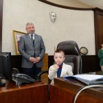 Makam çocuklara emanet