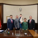 Makam çocuklara emanet