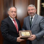 Makam çocuklara emanet