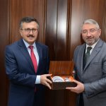 Makam çocuklara emanet