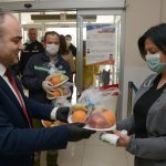 Başkan Aşgın’dan sağlık çalışanlarına meyve jesti