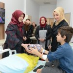 Mazlum coğrafyadaki çocuklarında gülmeye hakkı var