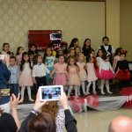 Çocuklardan anneler günü programı