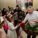 Çocuklardan anneler günü programı