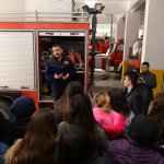 Öğrencilere uygulamalı yangın tatbikatı