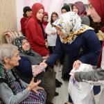 Huzurevine anlamlı ziyaret