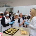 Feyza Aşgın’dan mutfak atölyesine sürpriz ziyaret