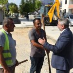 Belediye, şehrin her sokağına her caddesine hizmet götürmeye devam ediyor