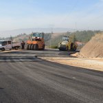 Başkan Aşgın, asfaltı inceledi