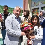 Başkan Aşgın, mülteci çocuklara sürpriz yaptı