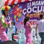 Çocuklar, Millet Bahçesinde gönüllerince eğlendiler