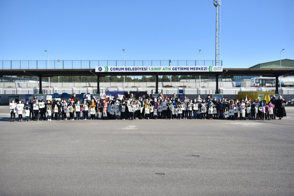 Minik öğrencilerden çevre duyarlılığı