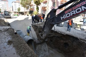 Gülabibey’de altyapı çalışmaları tüm hızıyla devam ediyor